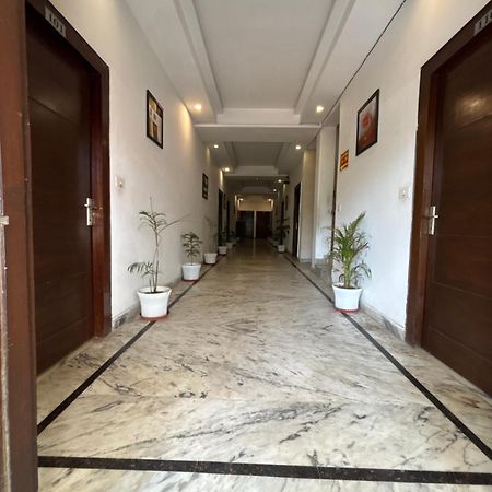 Hotel Tara Palace By Goyal Hoteliers Agra  Zewnętrze zdjęcie