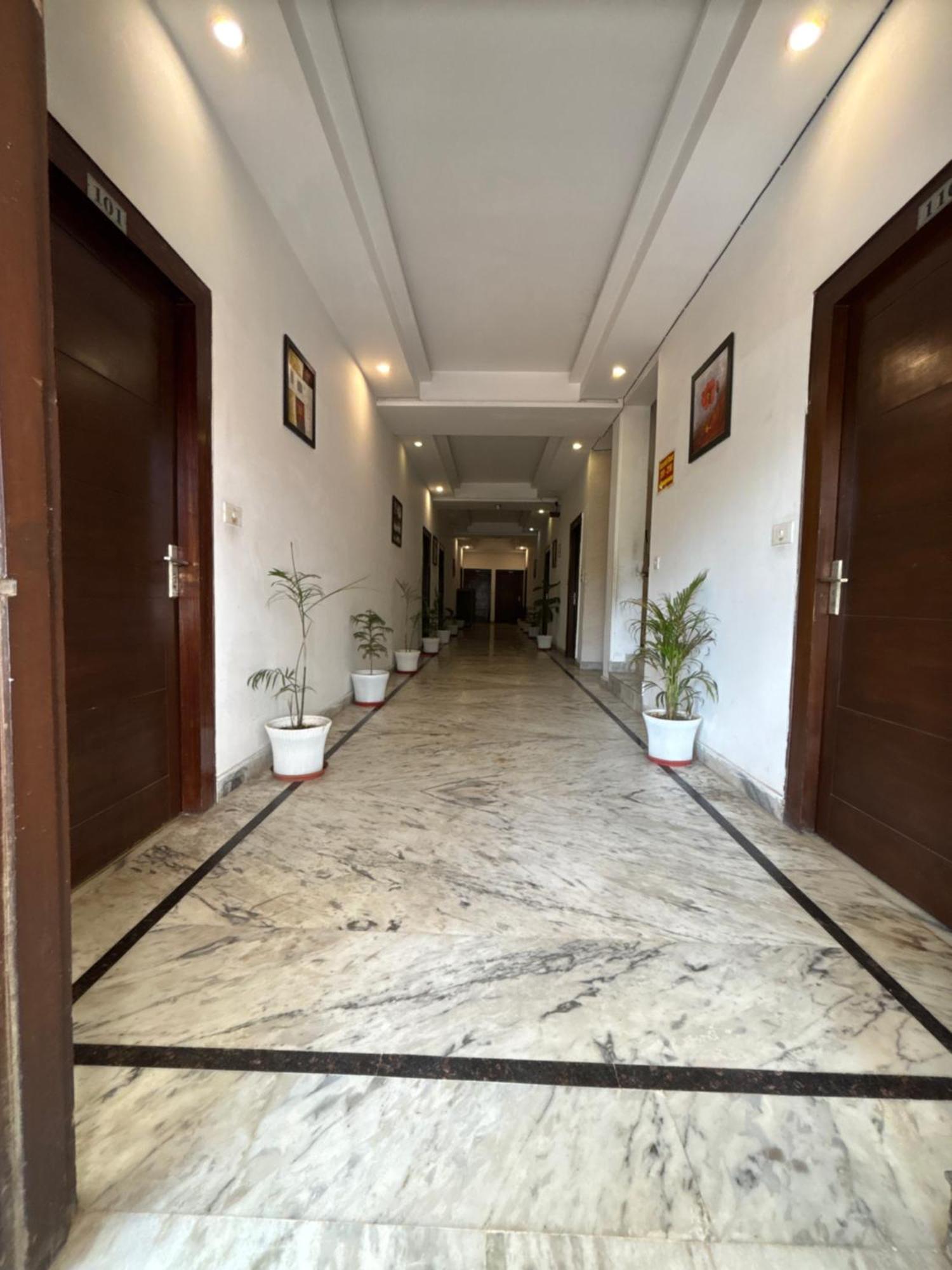 Hotel Tara Palace By Goyal Hoteliers Agra  Zewnętrze zdjęcie